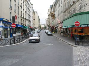Sens interdit rue de la Tombe-Issoire